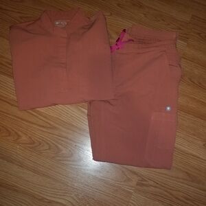 Figs Orange Scrub Set